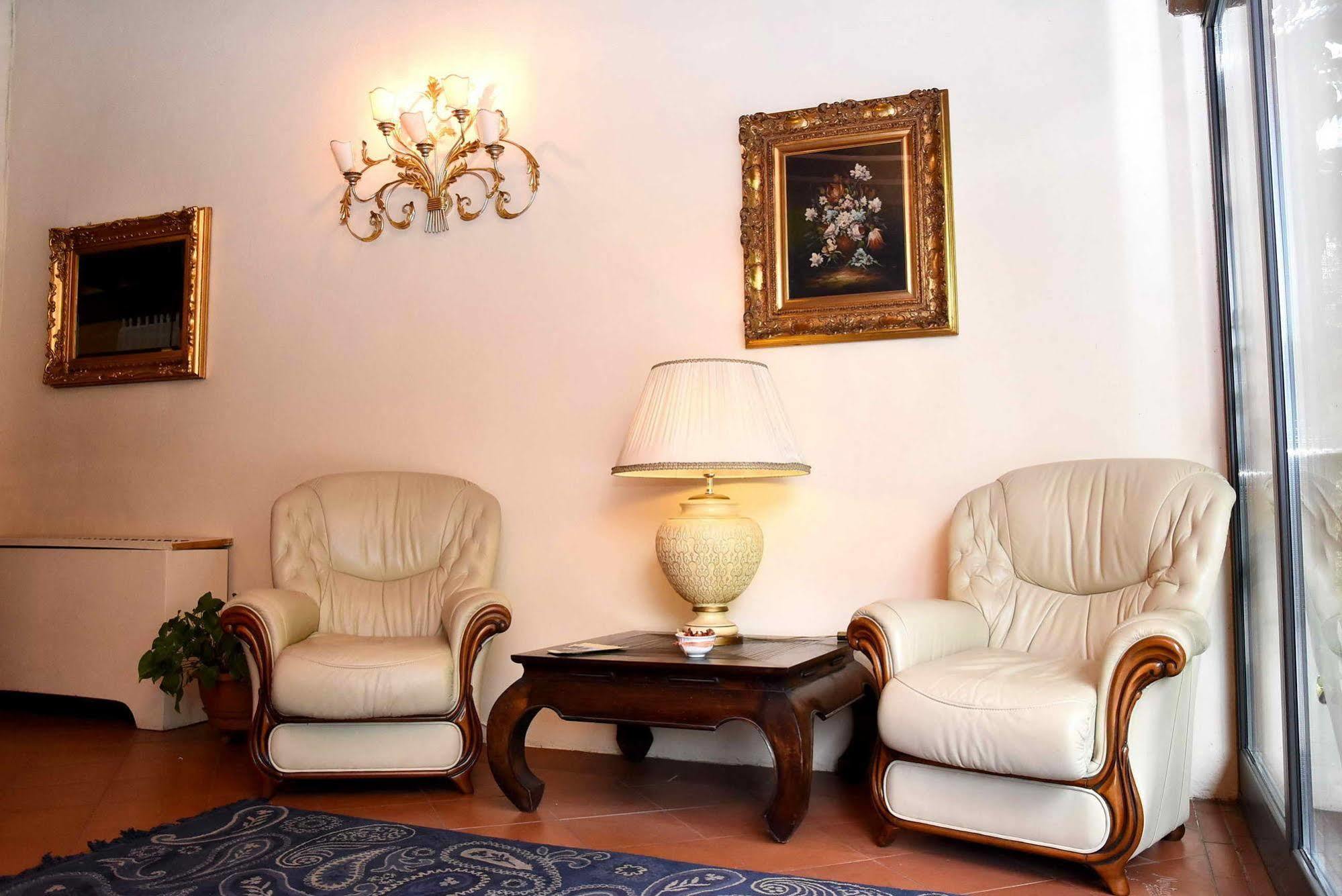 Albergo Dimora Storica Antica Hostelleria Крема Екстер'єр фото