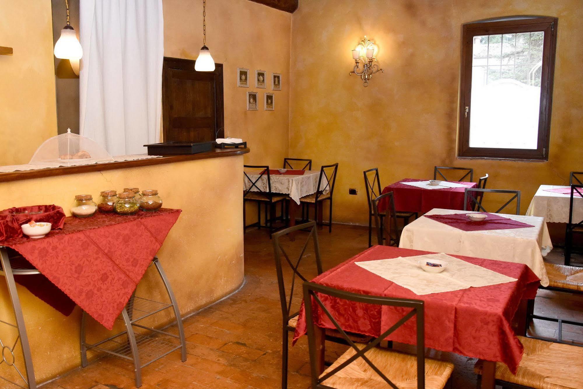 Albergo Dimora Storica Antica Hostelleria Крема Екстер'єр фото